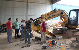 現(xiàn)場(chǎng)指導(dǎo)配件安裝