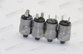 原裝三一、柳工挖掘機(jī)繼電器配件,挖掘機(jī)繼電器大全,繼電器批發(fā)供應(yīng)挖機(jī)配件批發(fā)市場(chǎng)