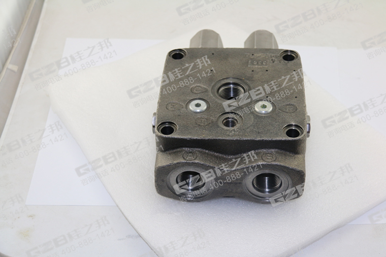 中聯(lián)挖掘機(jī)回轉(zhuǎn)馬達(dá)蓋