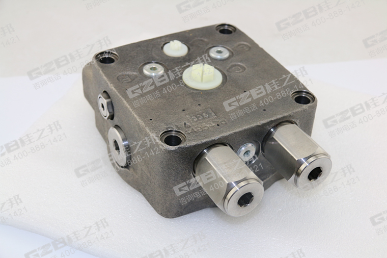 中聯(lián)挖掘機(jī)回轉(zhuǎn)馬達(dá)蓋