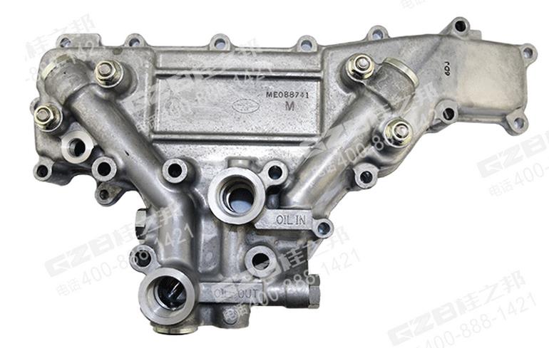 三一挖掘機(jī)三菱發(fā)動機(jī)機(jī)油散熱器組件