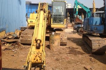 修理廠長(zhǎng)期合作的挖機(jī)配件供應(yīng)商