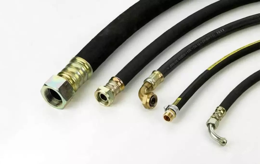 老年挖掘機(jī)油管總爆愁死人！