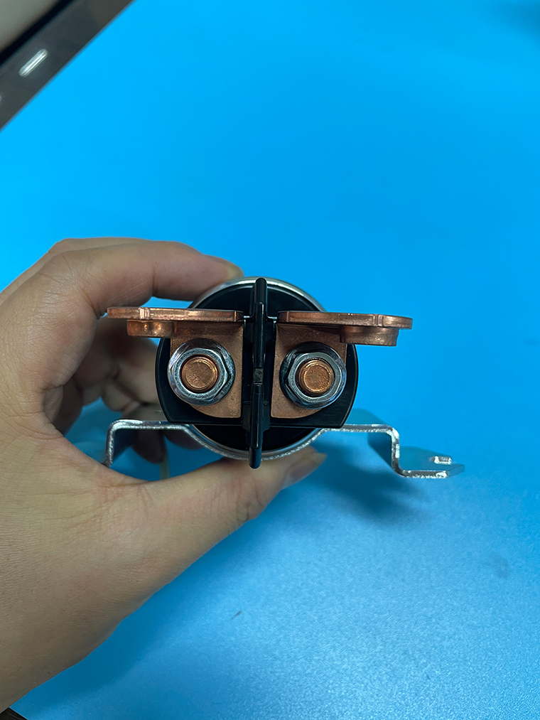 三一挖掘機(jī)繼電器